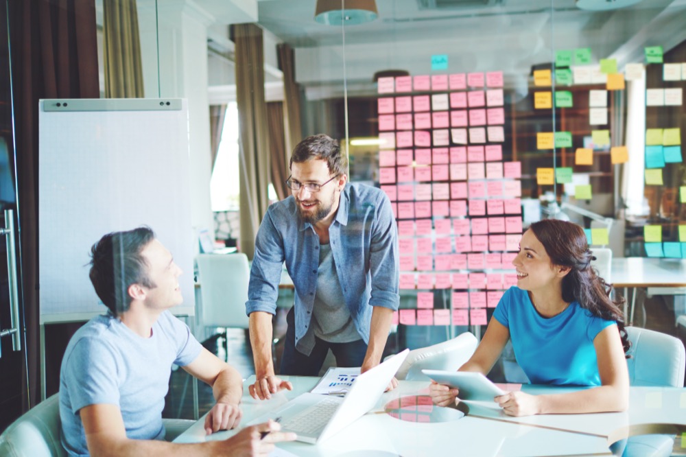 Employee Spotlight Examples: 5 Ways to Amplify Your Employees’ Voices